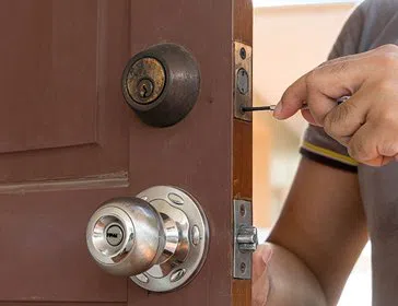 Gallery Locksmith Store Kew Gardens, NY 718-683-9878 Gallery Locksmith Store Kew Gardens, NY 718-683-9878 - 7-Lock-Installation